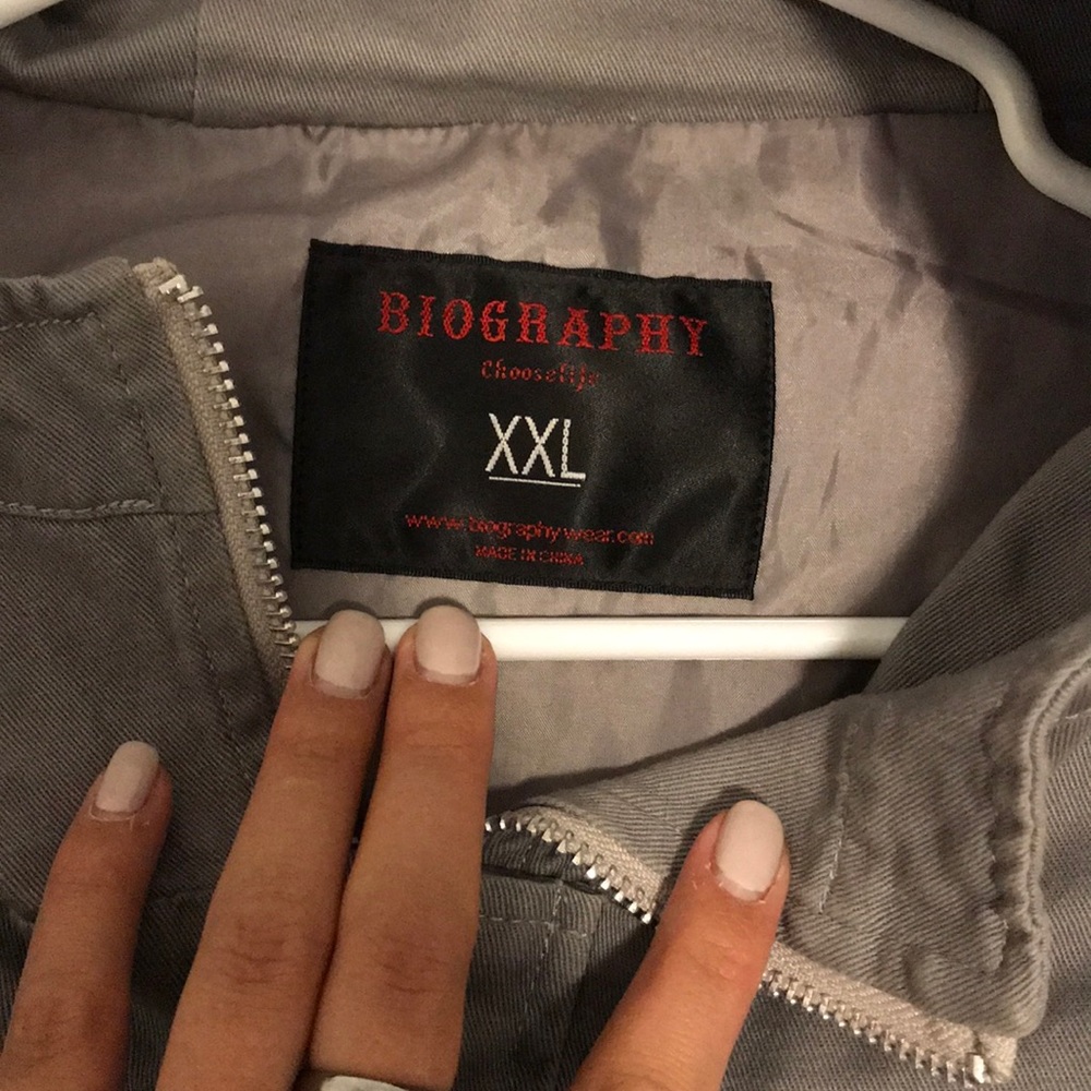 Gray jacket - Picture 2 of 3